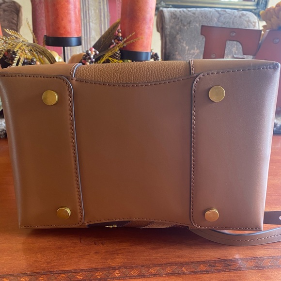 🤎”MICHAEL KORS MERCER BUCKET STYLE PURSE”🤎 - Picture 5 of 8